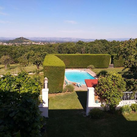 Les Bessonnes Bed and Breakfast Saint-Georges-Haute-Ville Exteriör bild
