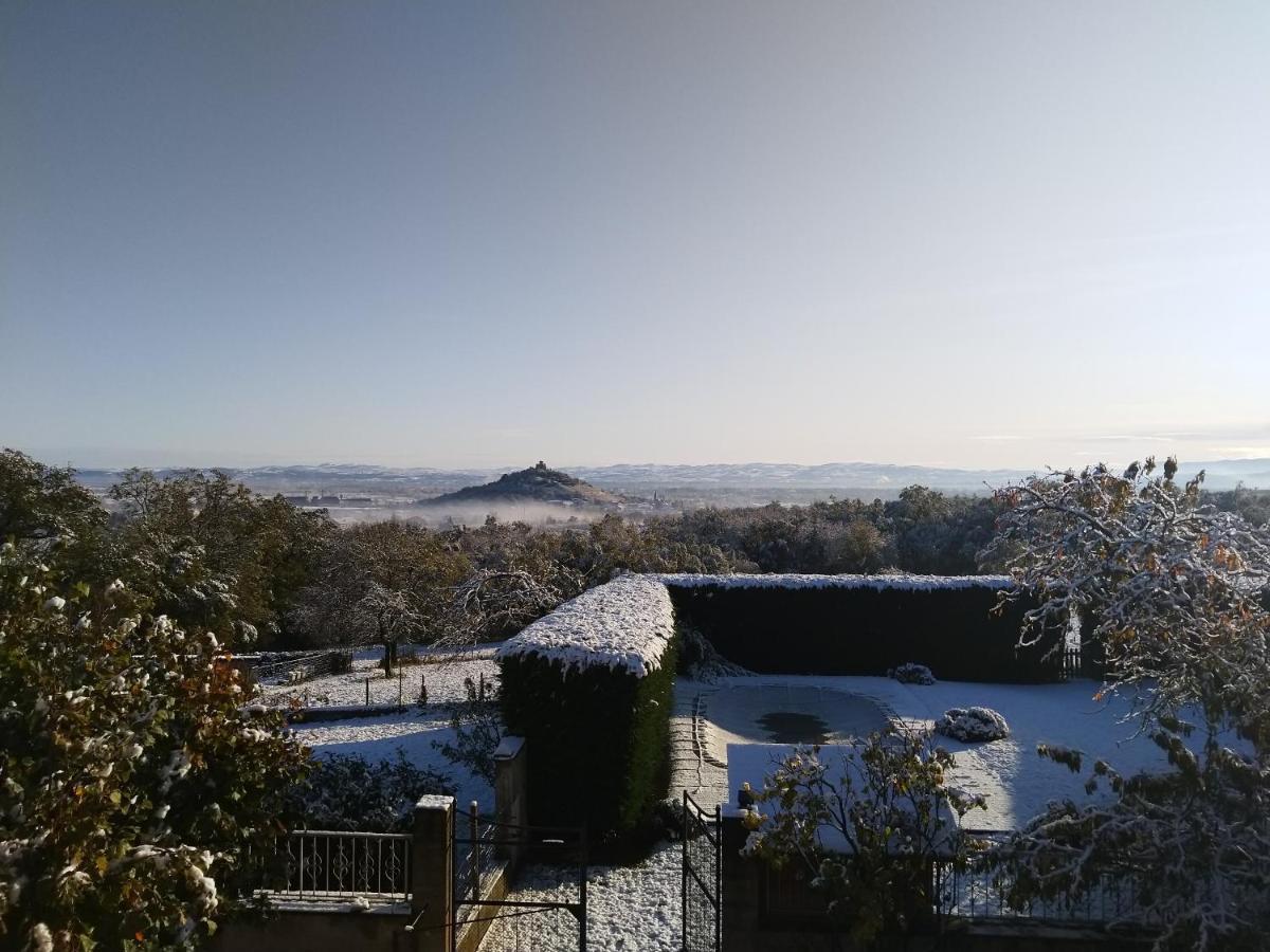Les Bessonnes Bed and Breakfast Saint-Georges-Haute-Ville Exteriör bild