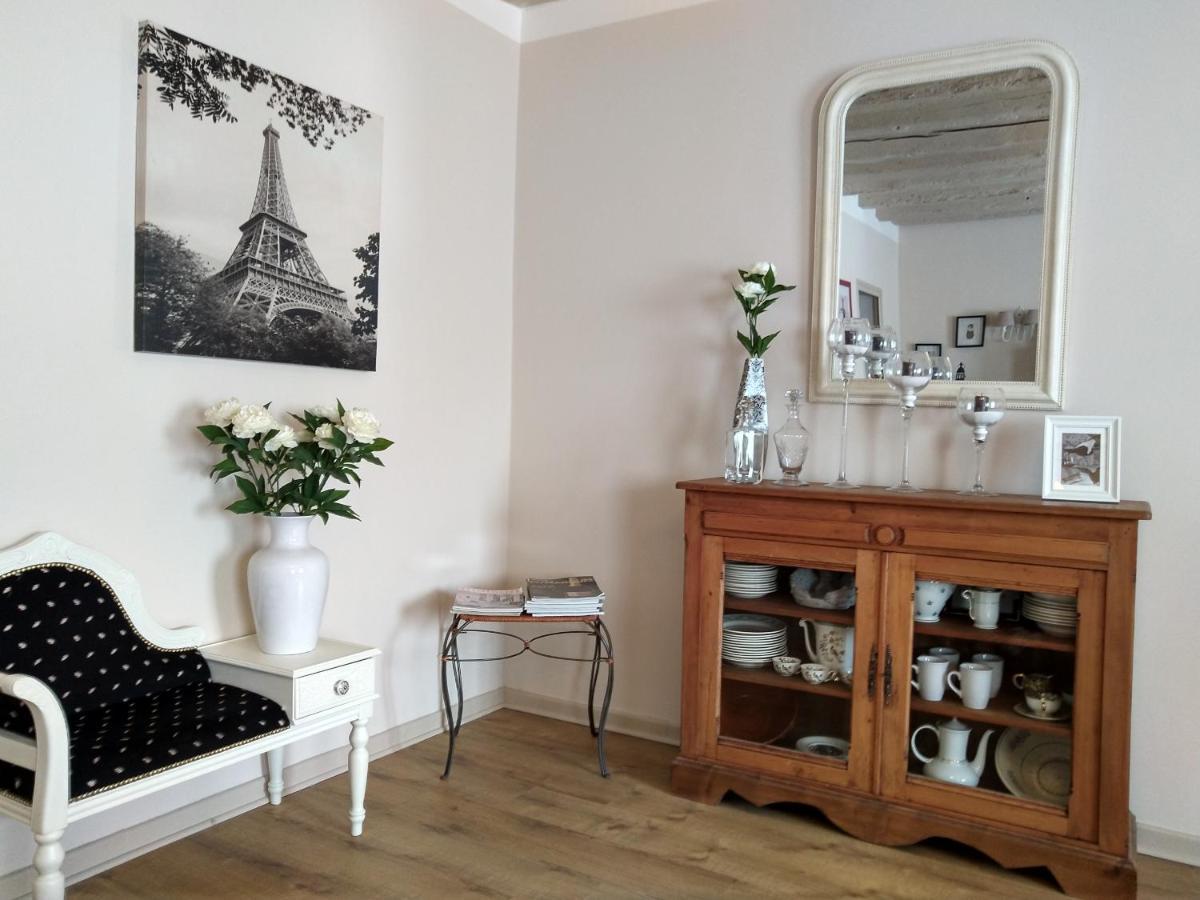 Les Bessonnes Bed and Breakfast Saint-Georges-Haute-Ville Exteriör bild