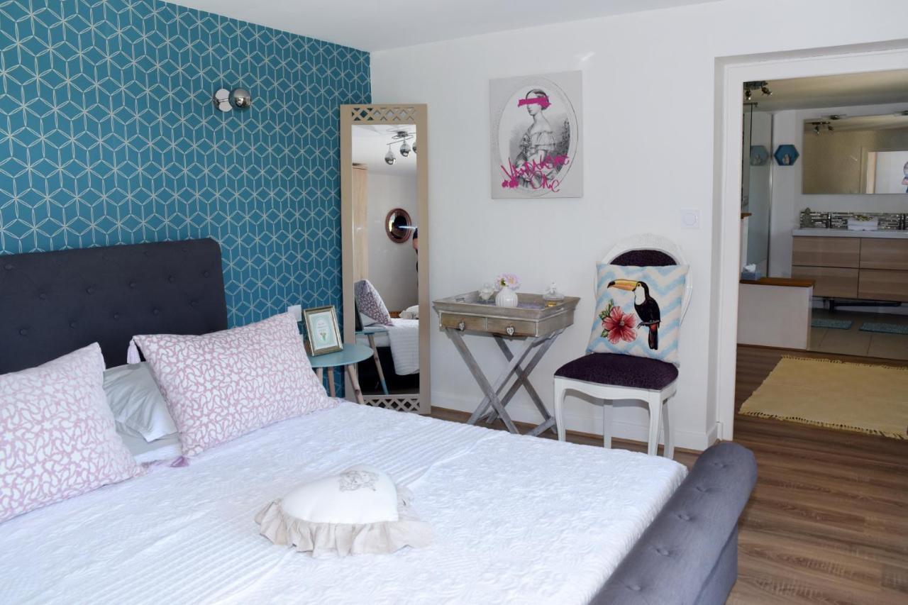 Les Bessonnes Bed and Breakfast Saint-Georges-Haute-Ville Exteriör bild